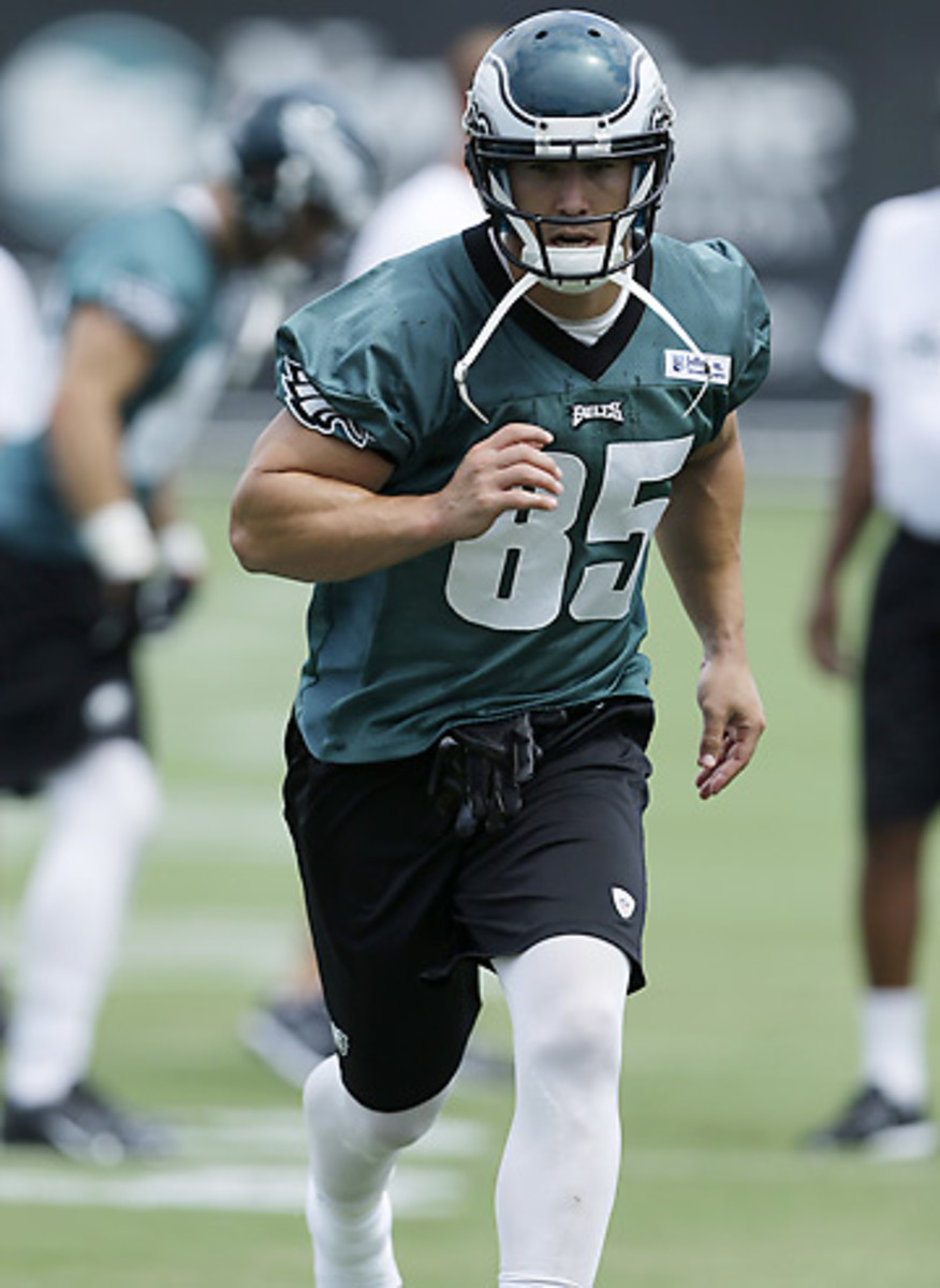 James Casey, one of the Eagles' new additions, is benefiting from Chip Kelly's innovative approach. (Matt Rourke/AP)