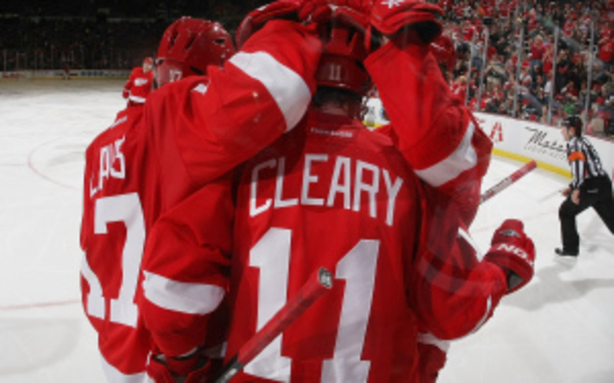 Dan Cleary will return to the Red Wings on a one-year deal worth $1.75 million. (Dave Reginek/Getty Images)