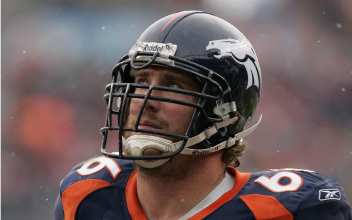 Former Broncos center Tom Nalen said he tried to intentionally hurt a player. (B. Bahr/Getty Images)