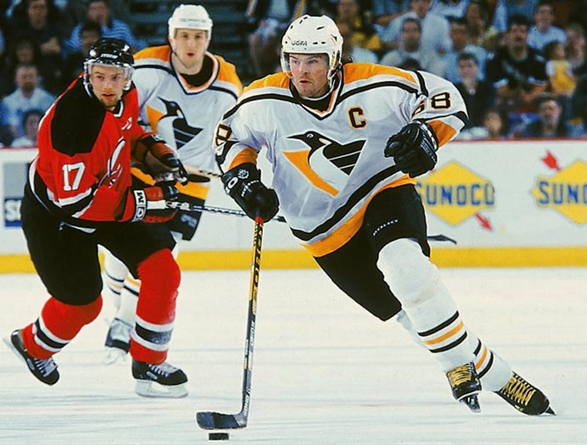 1999: Penguins ice Devils