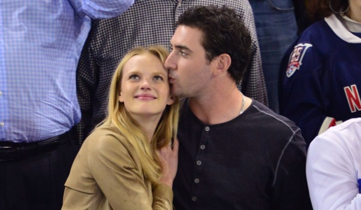 Matt Harvey and Anne V have been linked romantically. (Photo by James Devaney/WireImage)