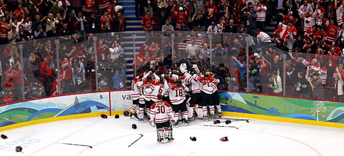 Team Canada wins the men's hockey gold medal in Vancouver  medali