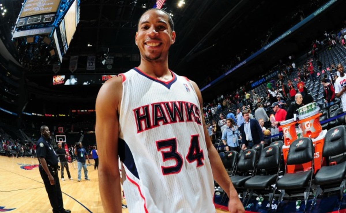 Devin Harris has completed his return to the Mavericks after a contract redo. (Scott Cunningham/NBAE via Getty Images)