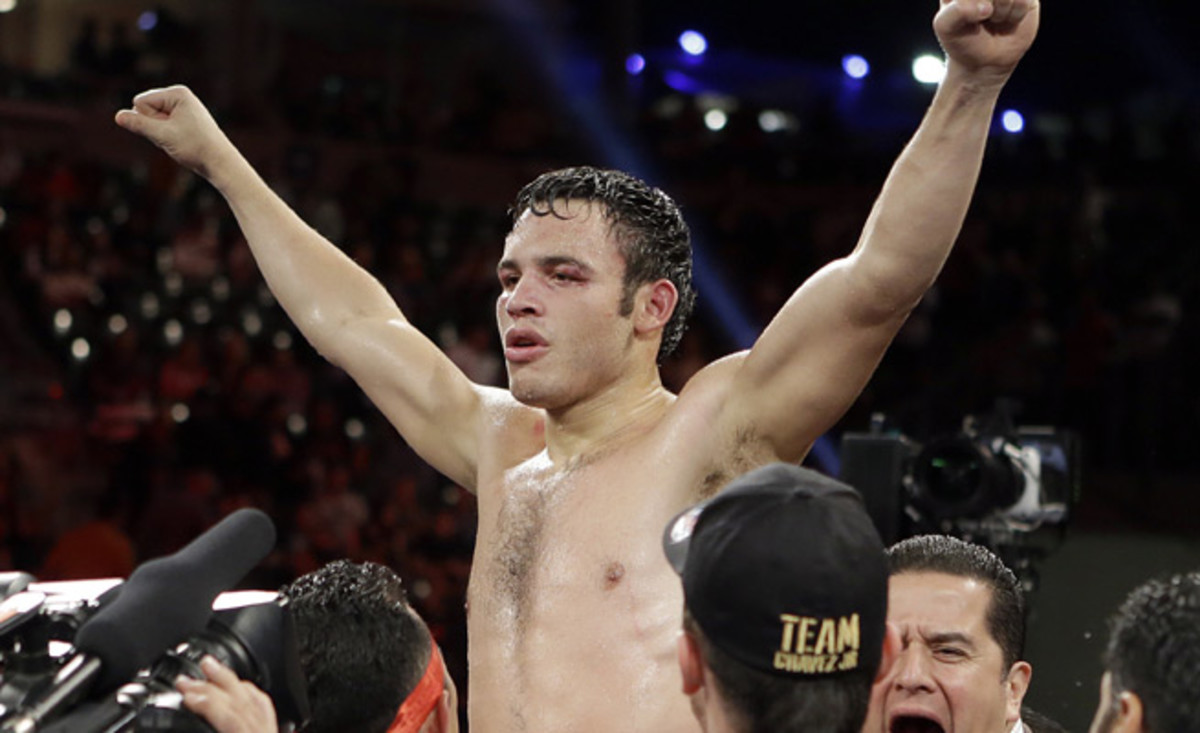 Julio Cesar Chavez Jr. won a unanimous decision over Bryan Vera, despite a year-long boxing layoff.
