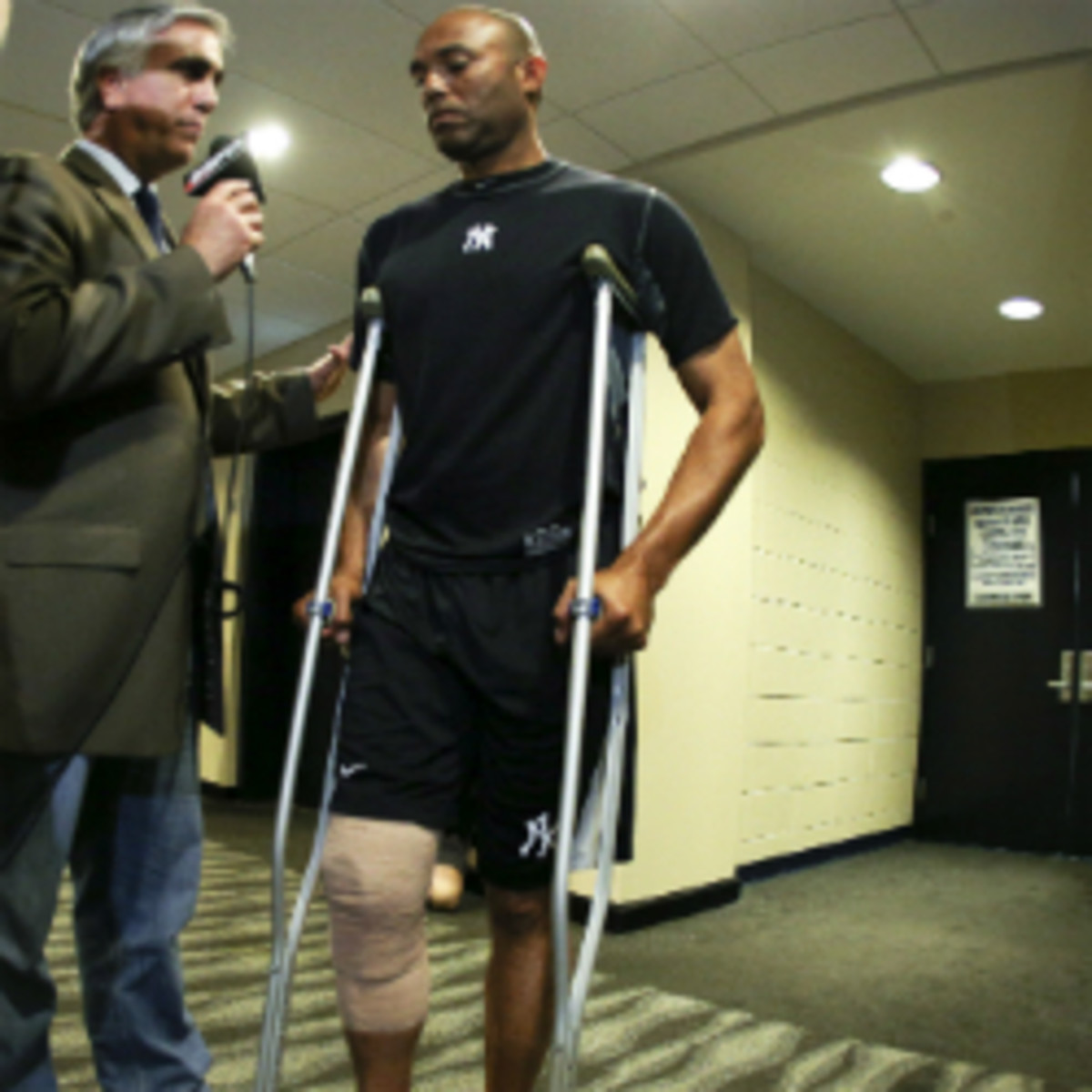 Yankees closer Mariano Rivera says his injured knee is about 95 percent healed. (Ed Zurga/Getty Images)
