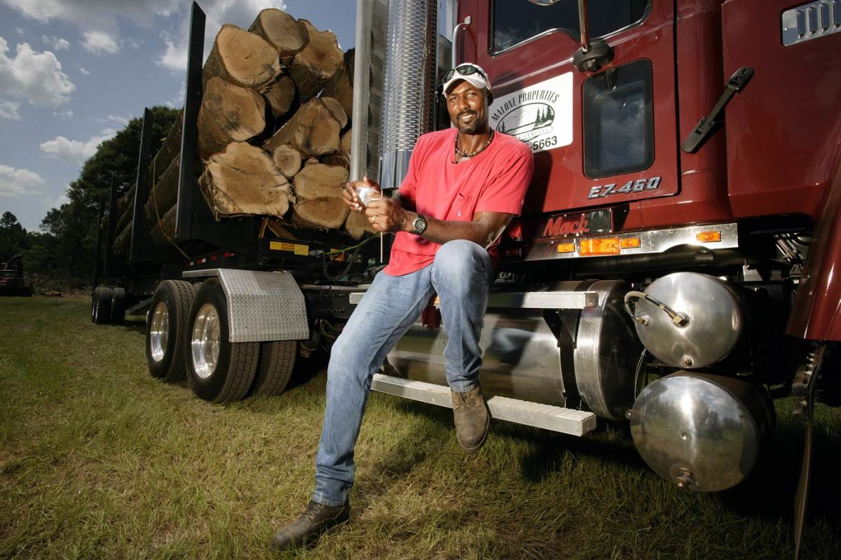 2003-Karl-Malone-tractor-trailer-001090610.jpg