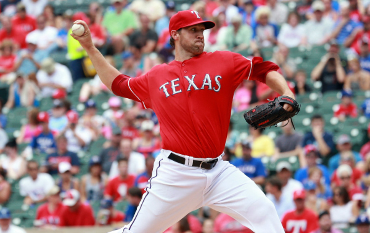 Josh Lindblom had a 5.46 ERA in the major leagues last year. (R.Yeatts / Getty Images)