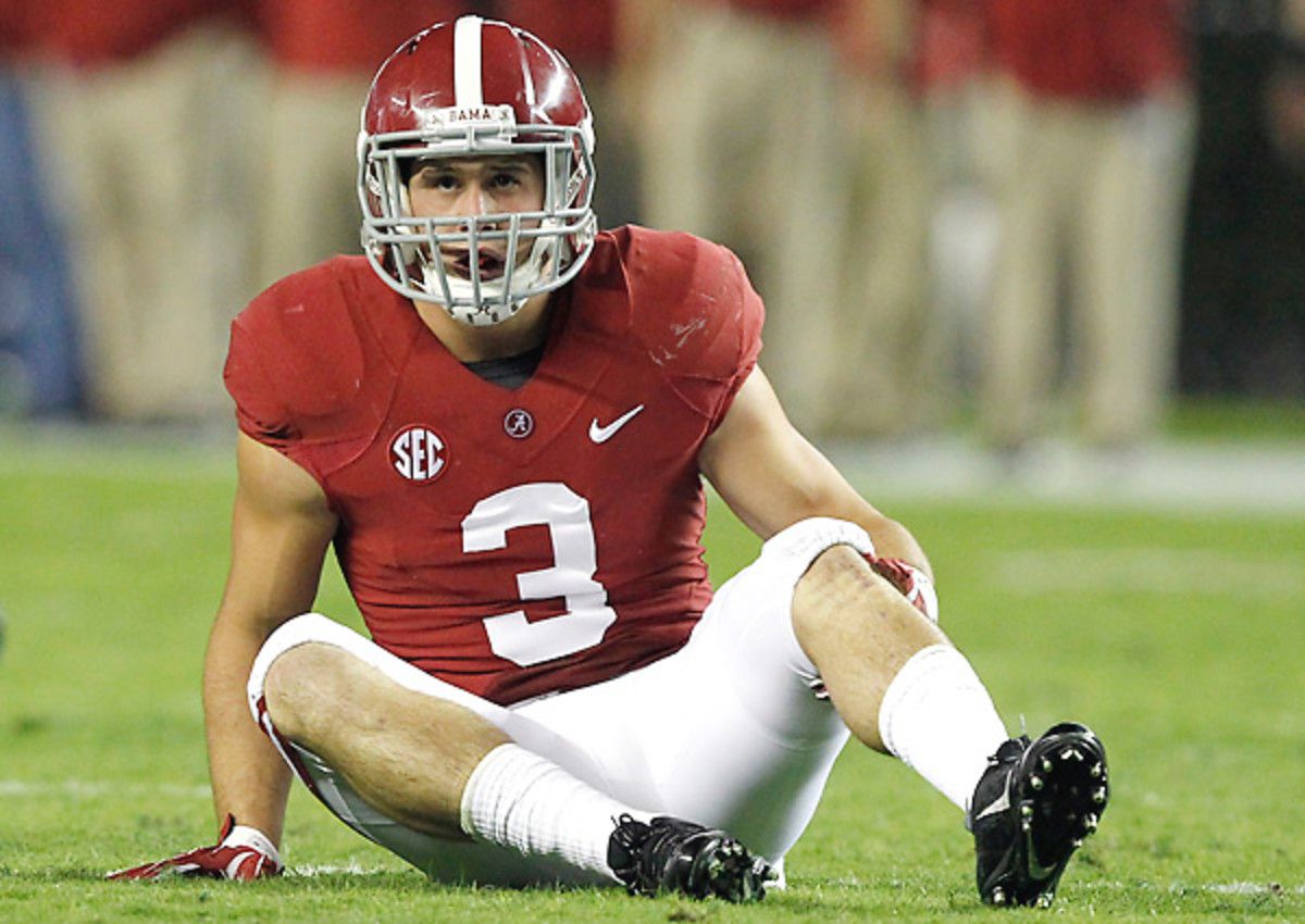 Vinnie Sunseri injured his knee on a kickoff in the first quarter of Alabama's game against Arkansas on Saturday.