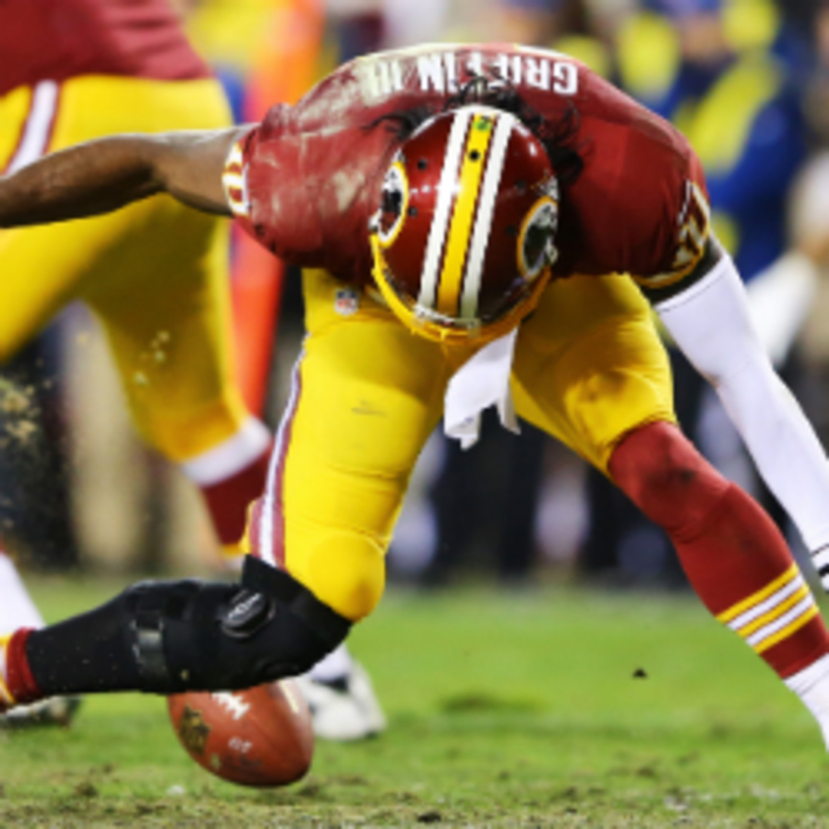 Robert Griffin has a partially torn ACL and MCL, according to a report. (Al Bello/Getty Images)