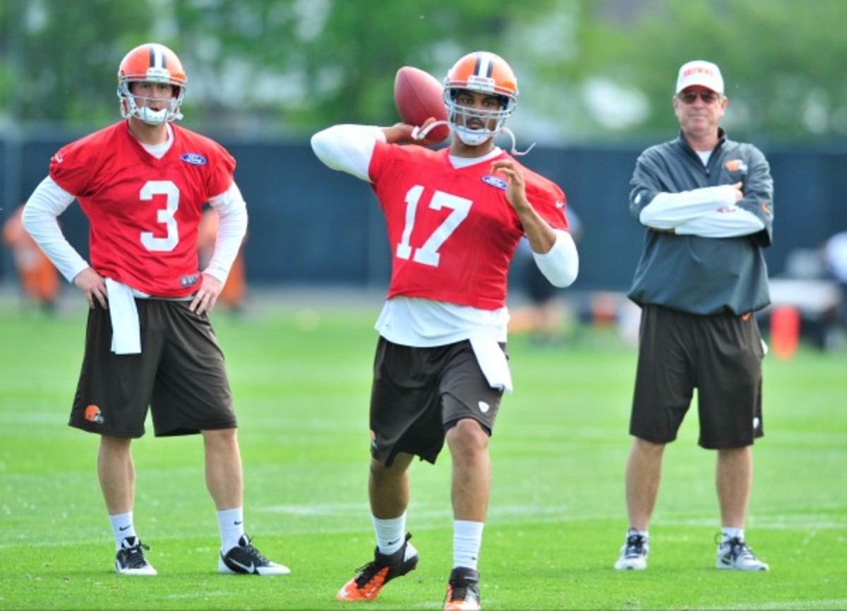 Brandon Weeden, far left, is battling with Jason Campbell for the Browns' starting QB job. (Diamond Images/Getty Images)