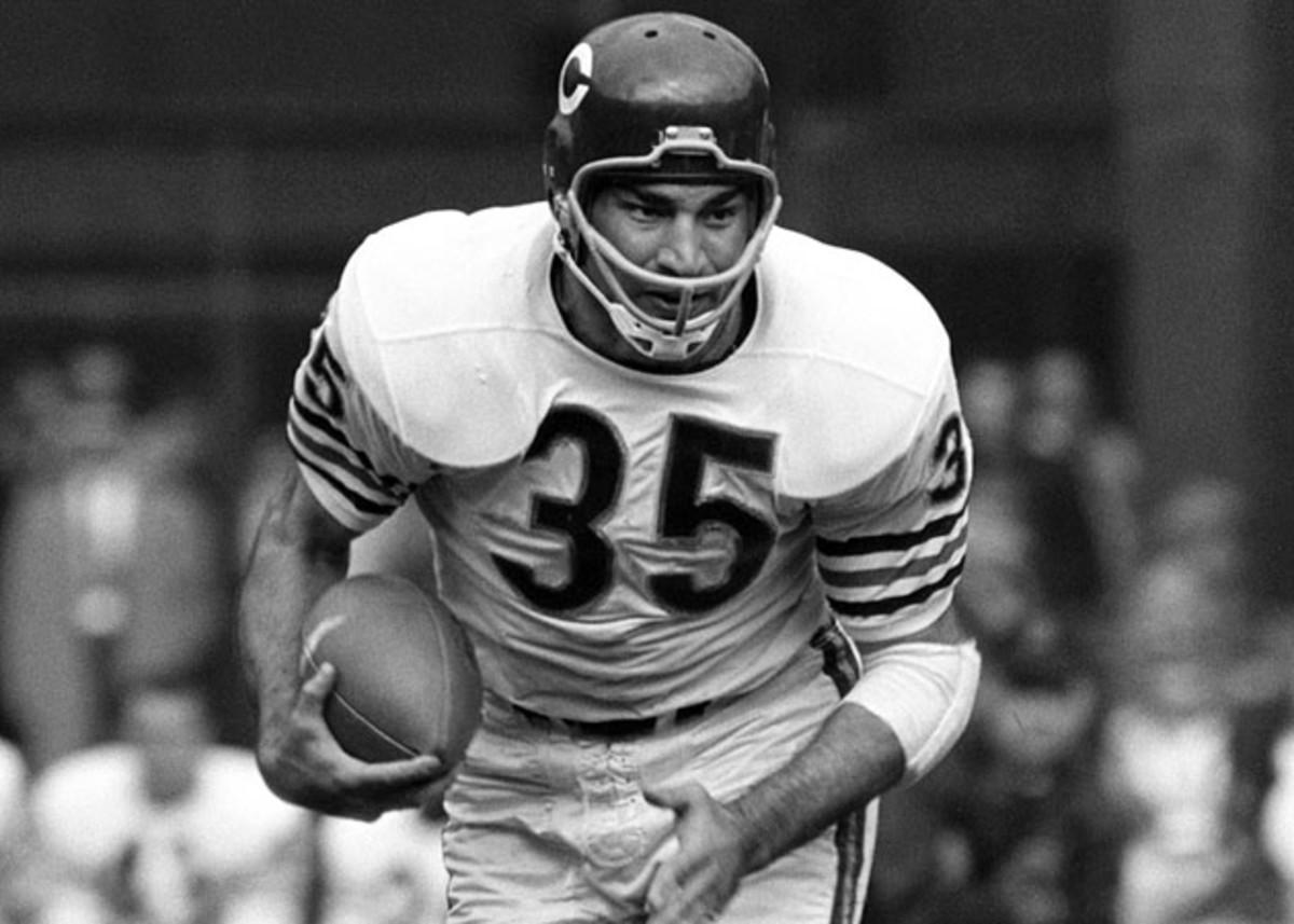 Casares played 10 seasons in Chicago and ran for 5,675 yards, the team's all-time leader at the time. 