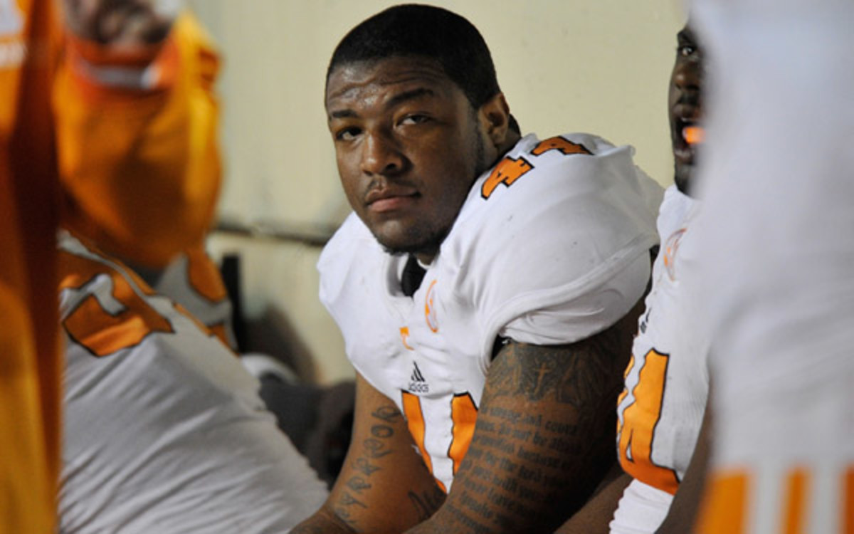 Tennessee defensive lineman Maurice Couch won't play this weekend against Oregon. (Frederick Breedon/Getty Images)
