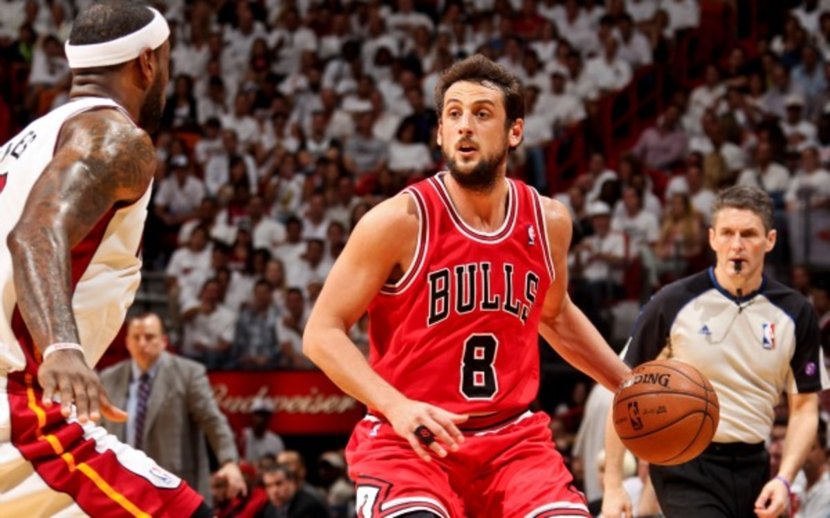 The San Antonio Spurs and Marco Belinelli agrees to terms on a two-year deal. ( Issac Baldizon/Getty Images)