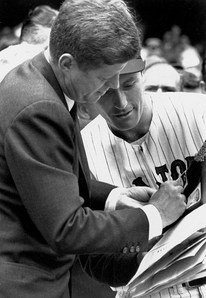 131121180924-1962-john-f-kennedy-senators-tigers3-single-image-cut.jpg