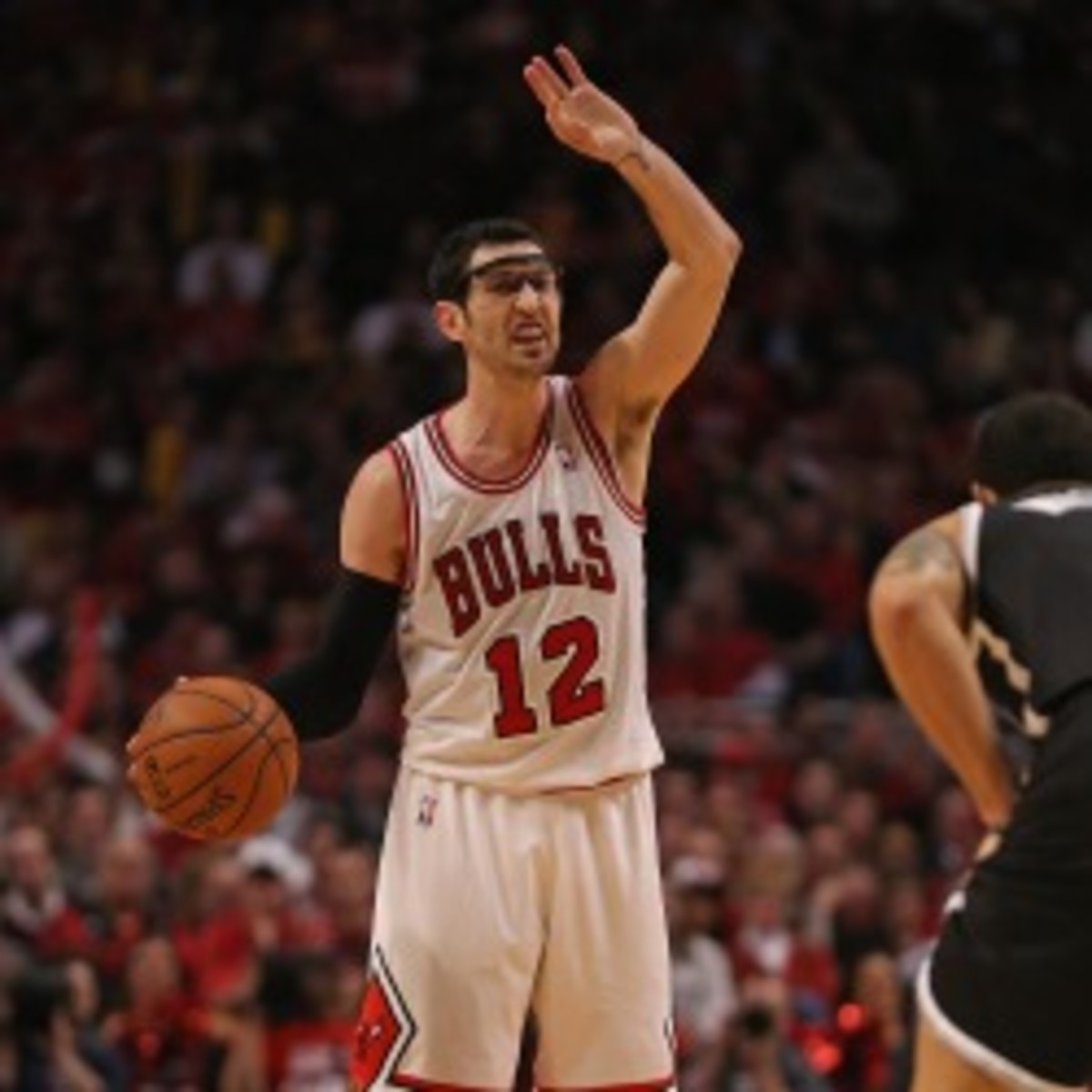 Bulls guard Kirk Hinrich is still dealing with a calf injury. (Jonathan Daniel/Getty Images