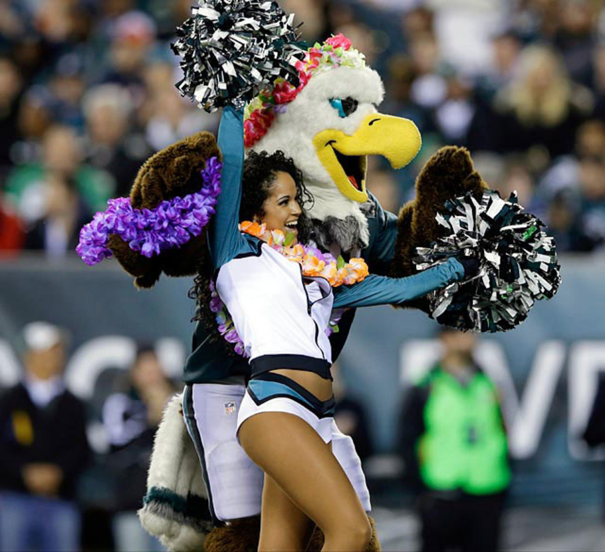 131223165620-philadelphia-eagles-cheerleaders-ap595146847758-5-single-image-cut.jpg