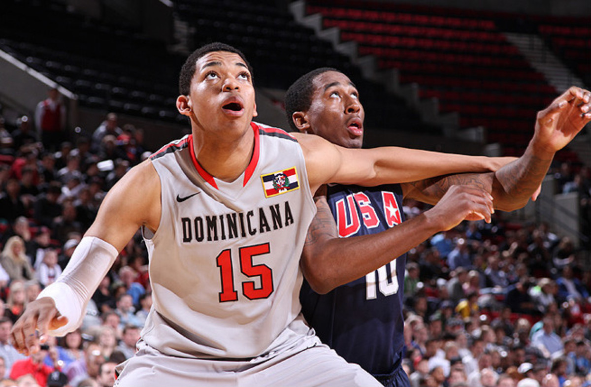 While playing on the Dominican national team, Karl Towns Jr. built a strong relationship with coach John Calipari.