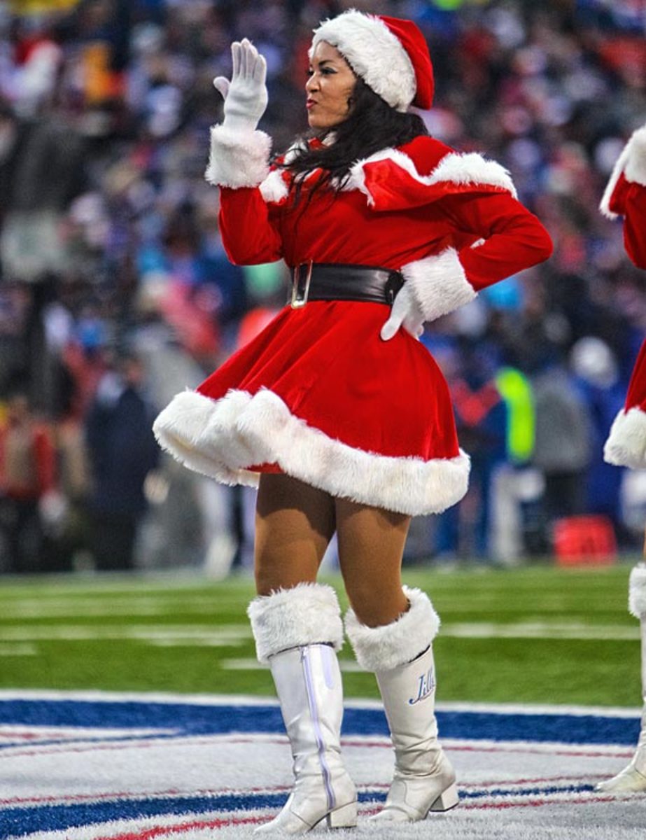 131223165335-buffalo-bills-jills-cheerleaders-25447208-single-image-cut.jpg