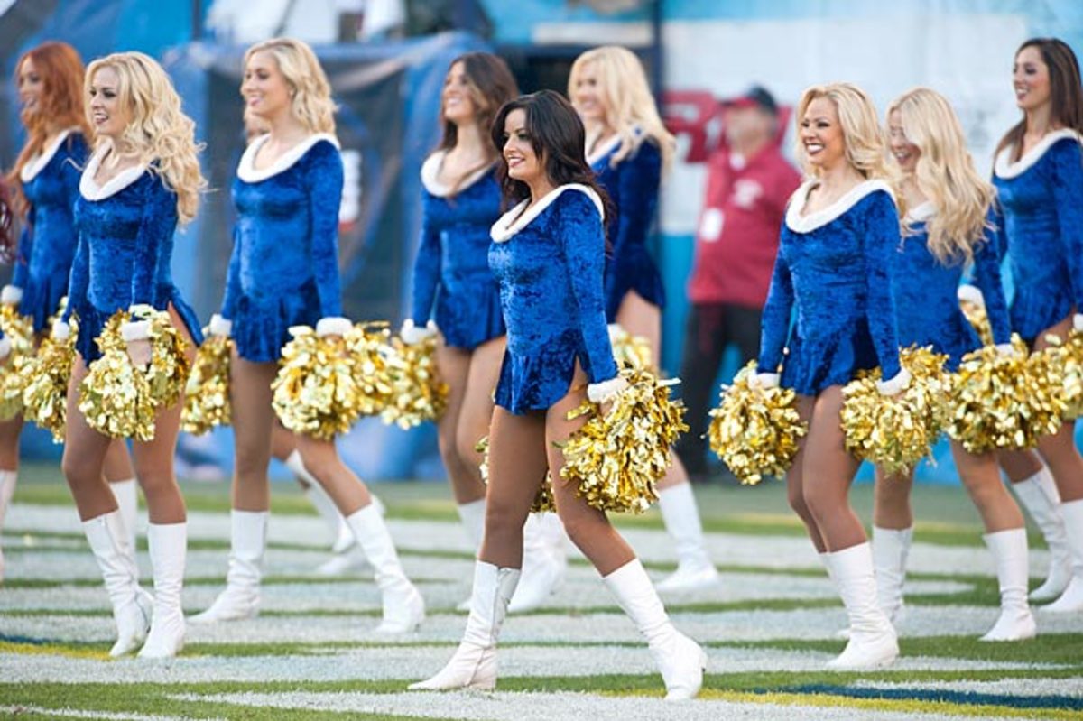 131223165646-san-diego-charger-girls-cheerleaders-25446993-single-image-cut.jpg