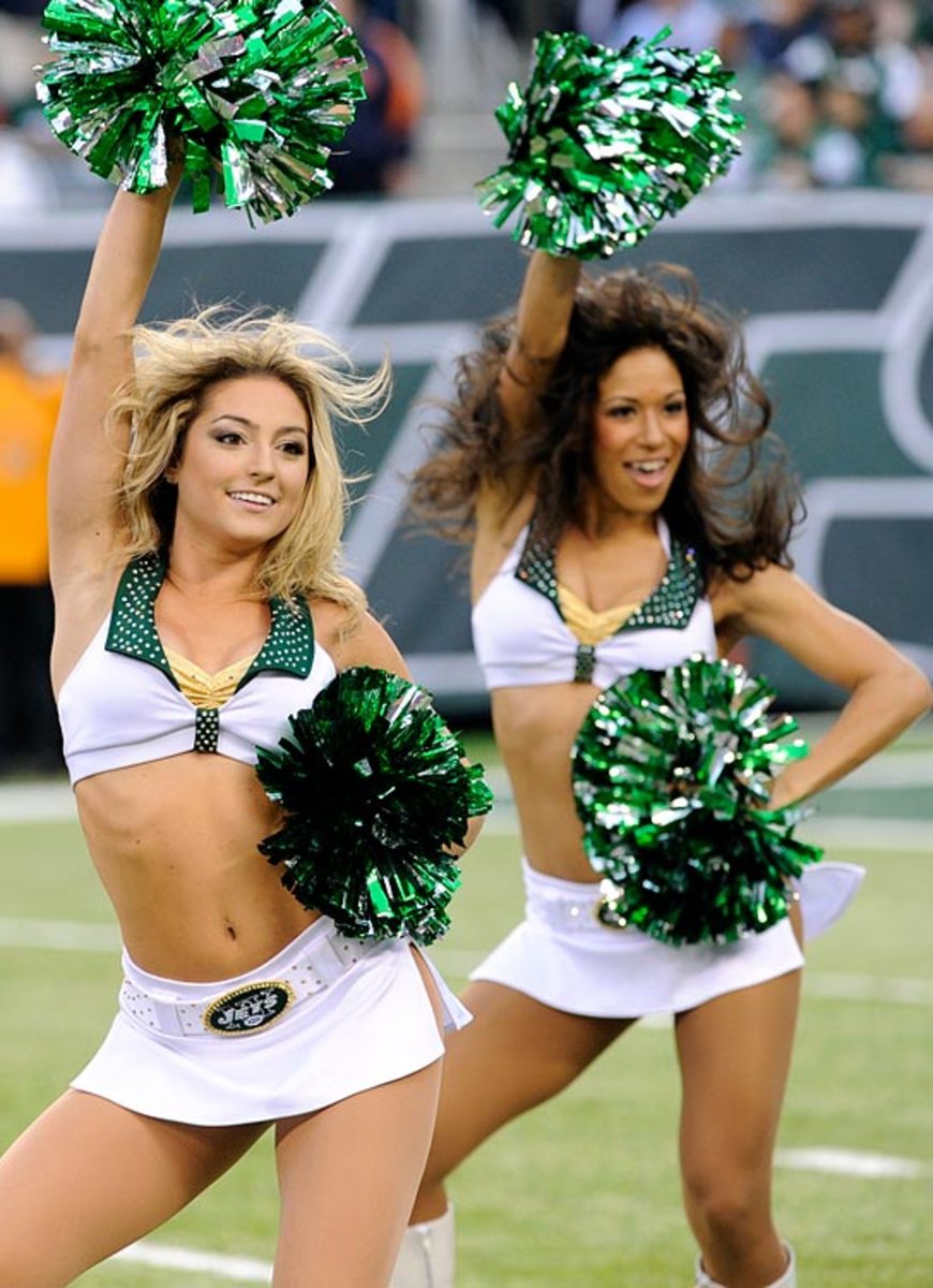 131223165553-new-york-jets-flight-crew-cheerleaders-ap264468713734-11-single-image-cut.jpg