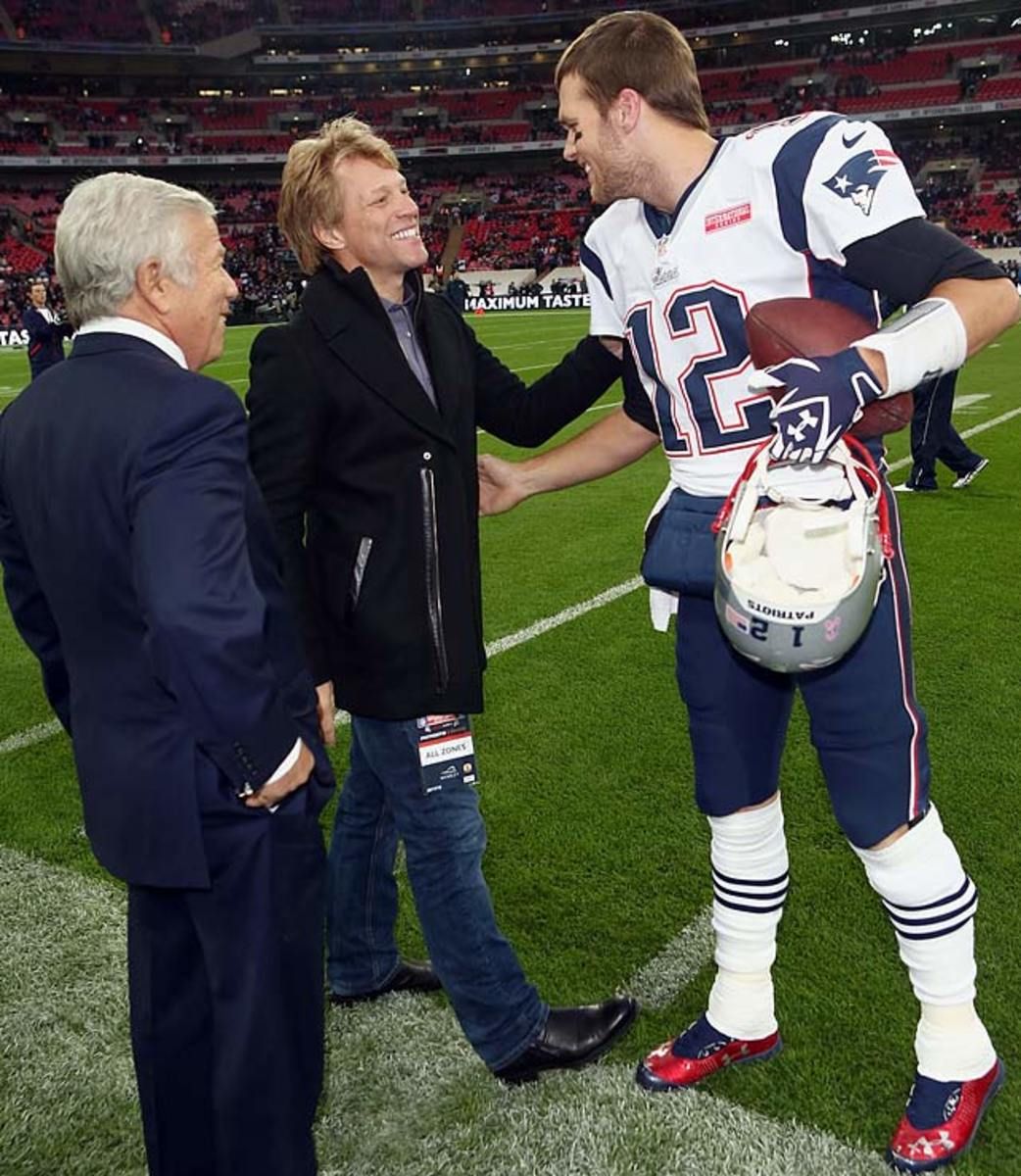 130131180631-jon-bon-jovi-tom-brady-robert-kraft-single-image-cut.jpg