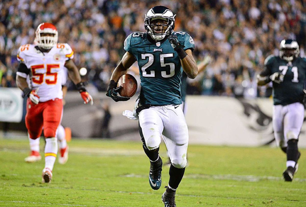 McCoy takes his league-leading rushing total against the Bears' last-place run defense Sunday night.