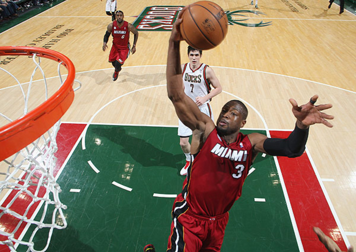 Dwyane Wade goes for a layup against the Bucks