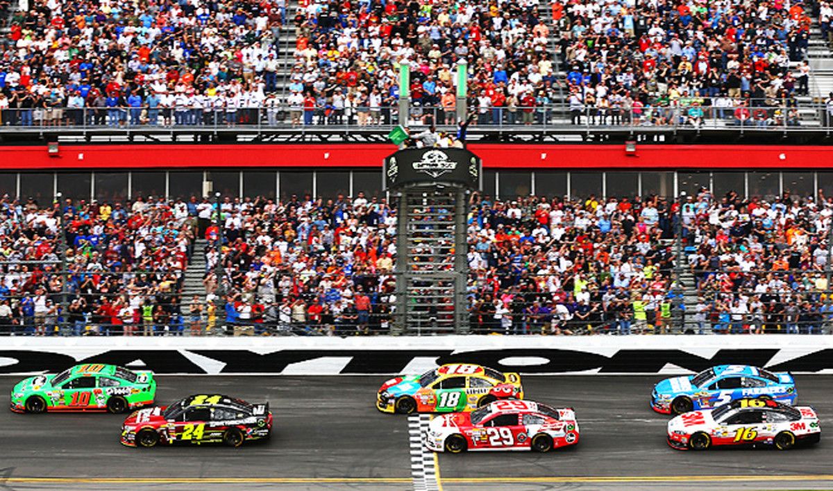 Danica Patrick (No. 10) helped increase the 2013 Daytona 500's preliminary television ratings.