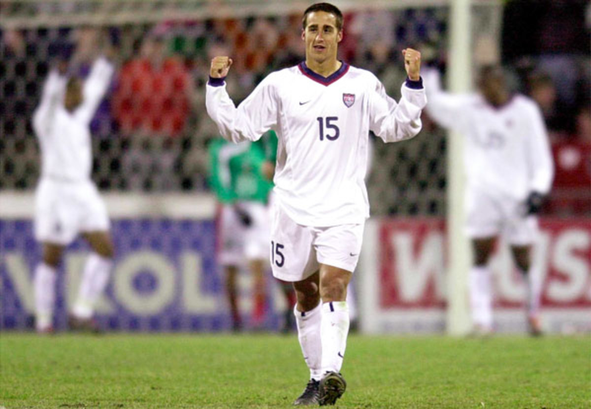 Josh Wolff's goal put the U.S. ahead 1-0 against Mexico in 2001. (David Maxwell/AFP/Getty Images)