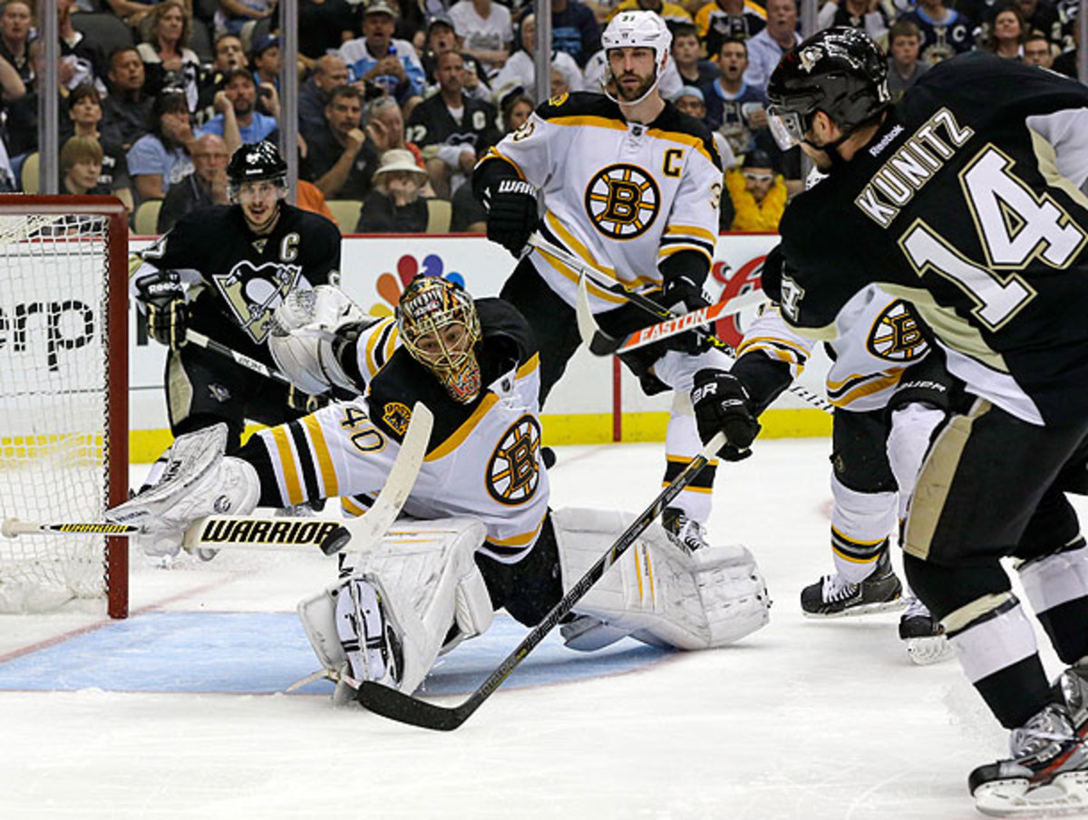 Chara and Rask star as Bruins top Islanders to keep on rolling, NHL