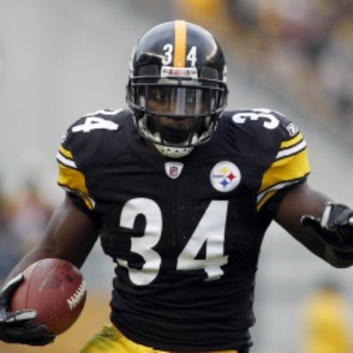 Running back Rashard Mendenhall has rushed for 3,549 career yards, but struggled with injury and fumbling problems last season. (Justin K. Aller/Getty Images)
