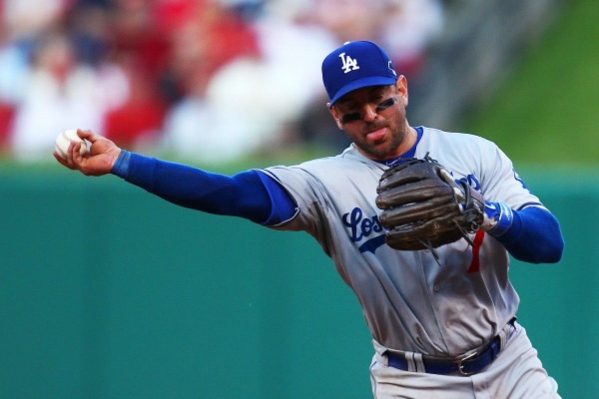 Utility player Nick Punto signs with A's for reported 3 million