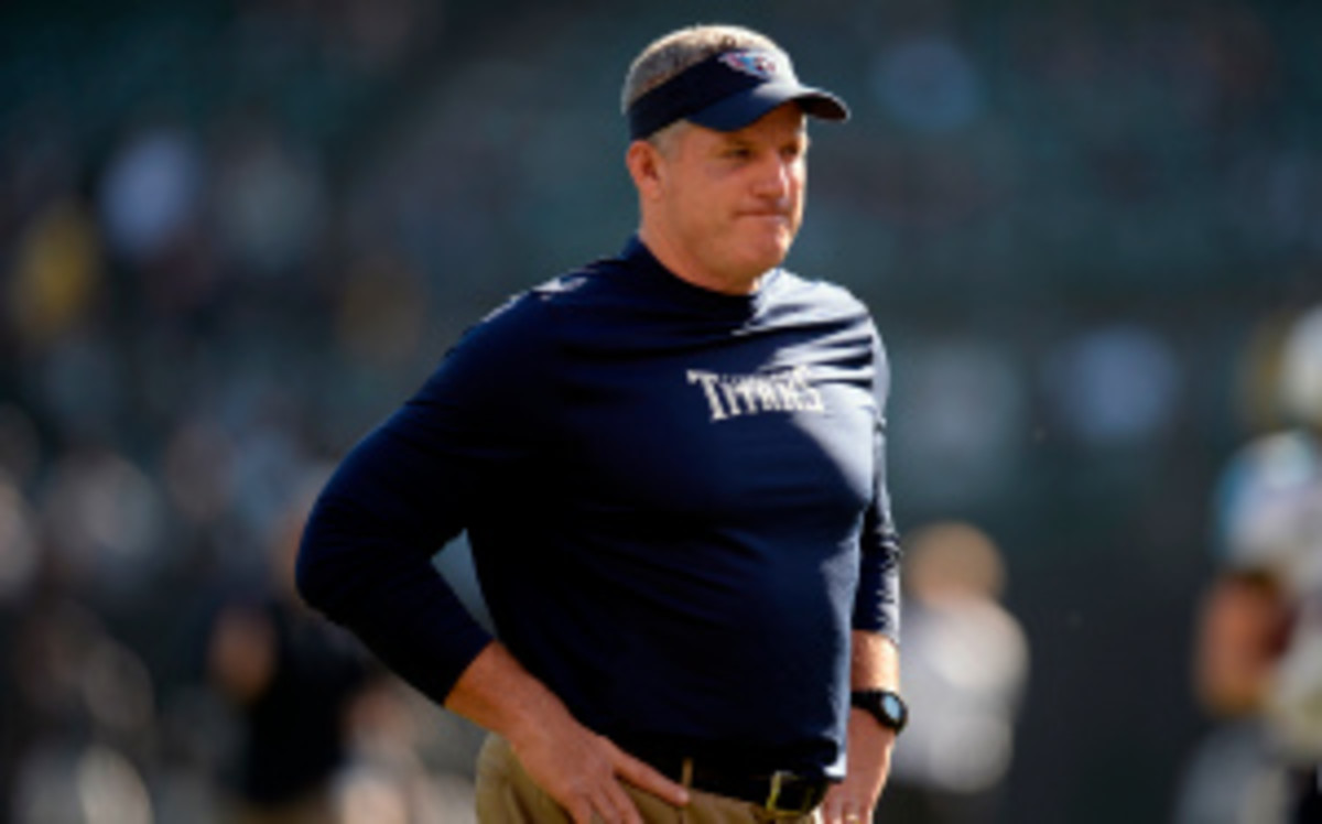 Titans head coach Mike Munchak is a Penn State graduate and is believed to be the favorite to lead the Nittany Lions should Bill O'Brien leave for the NFL. (Thearon W. Henderson/Getty Images)