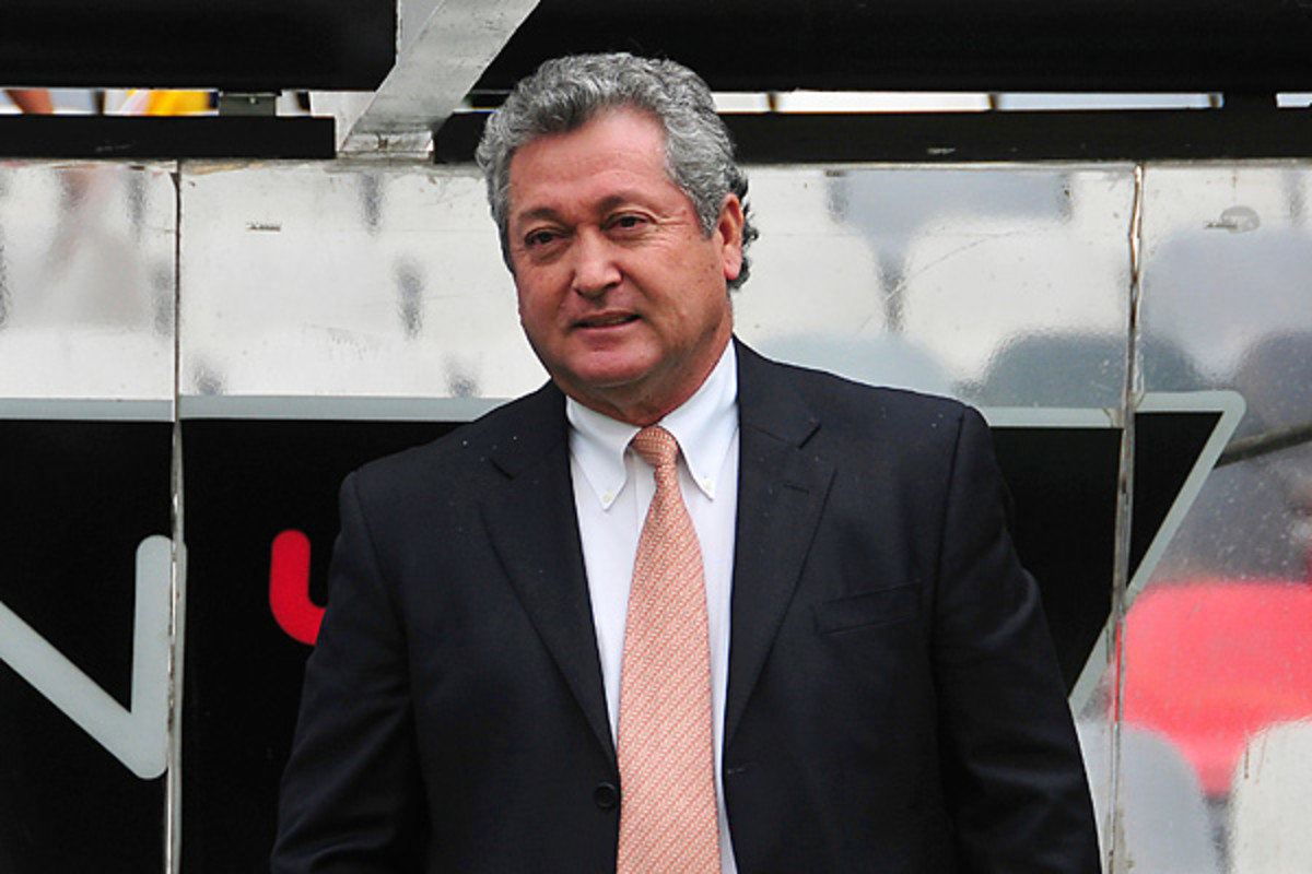 Report: Mexico hires Victor Manuel Vucetich as next head coach - Sports  Illustrated
