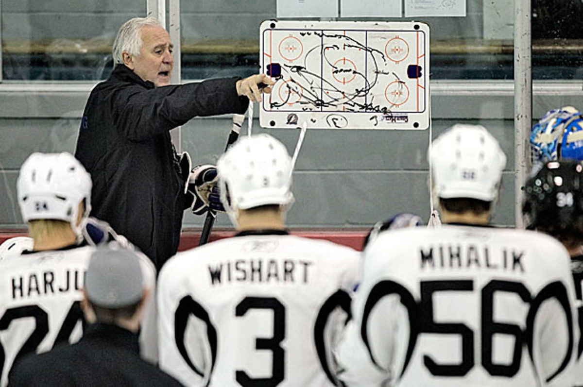 Longtime NHL assistant ooach Wayne Fleming has died at 62.