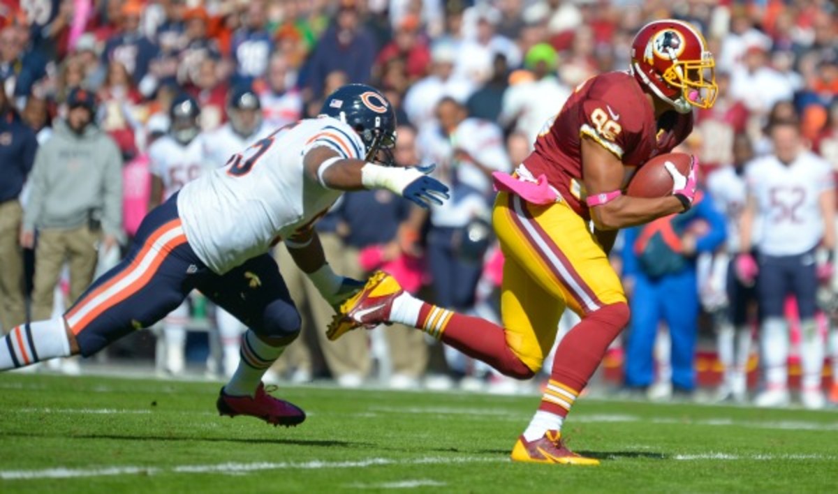 Bears linebacker Lance Briggs injured his shoulder against the Redskins. (Getty Images)
