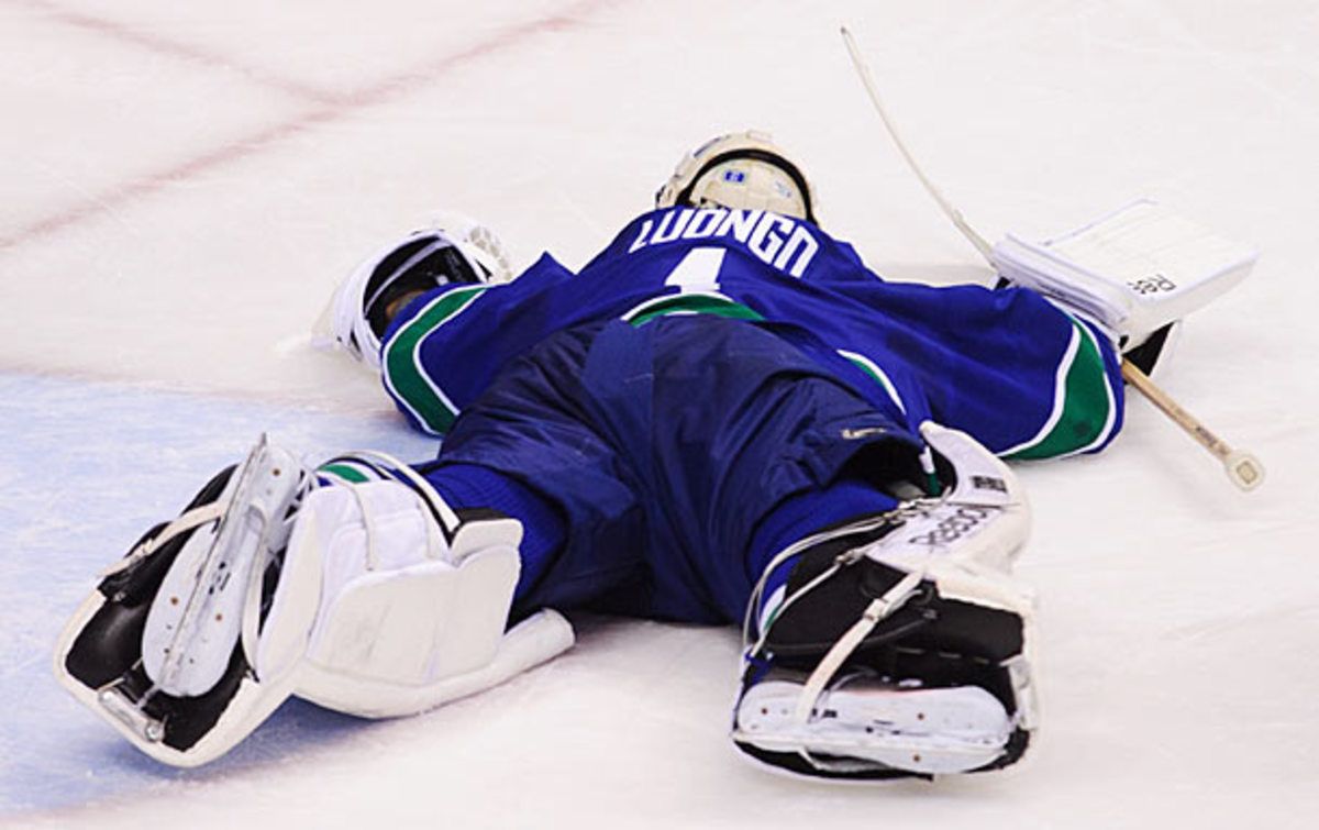 Roberto Luongo of the Vancouver Canucks