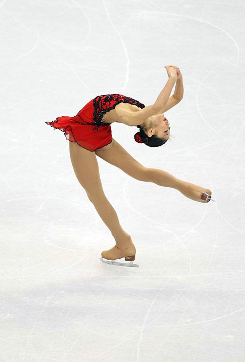 mirai-Nagasu.oppo-12516-mid.jpg