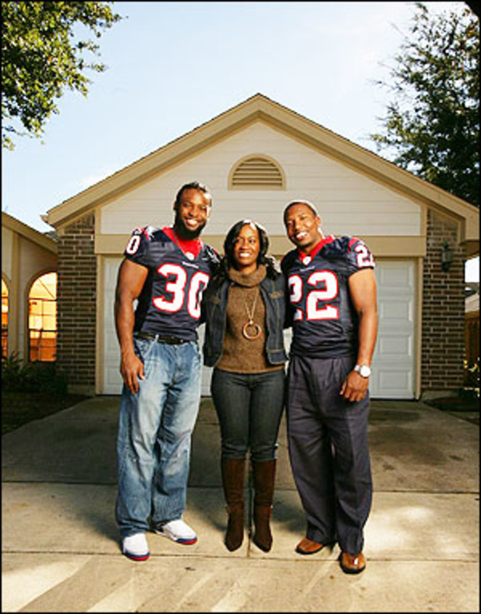 p1_texans_foster.jpg