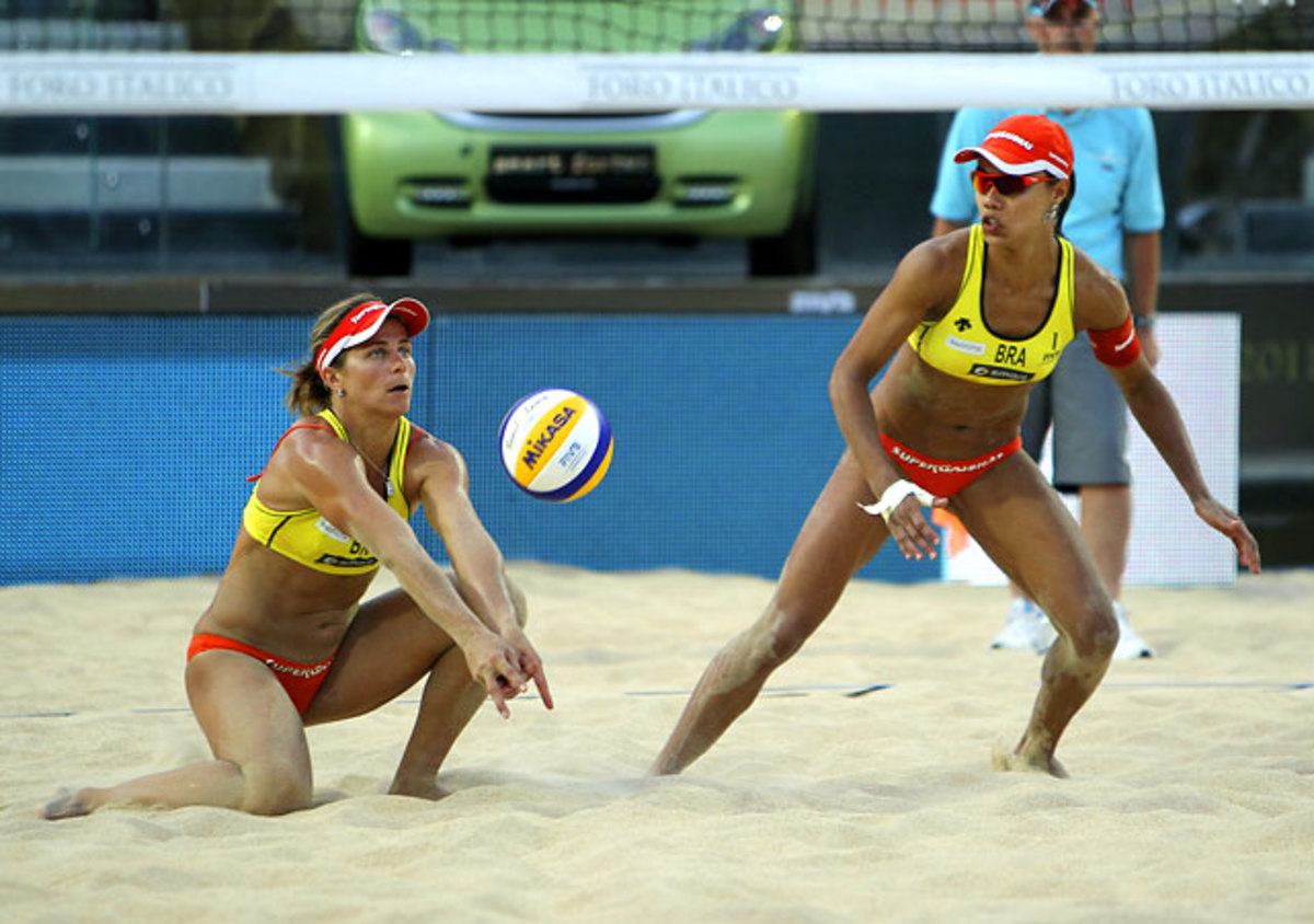 Larissa Franca and Juliana Silva