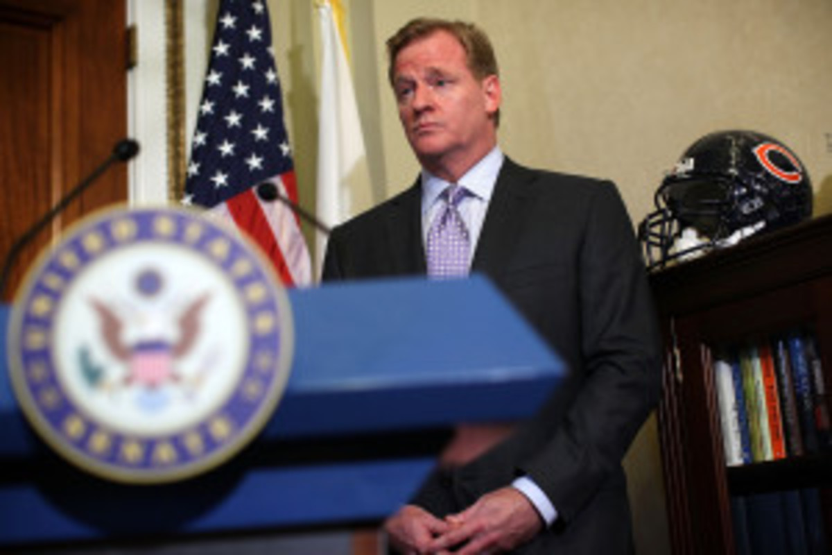 Dick Durbin meets With NFL Commissioner Goodell On Bounties In Pro Sports