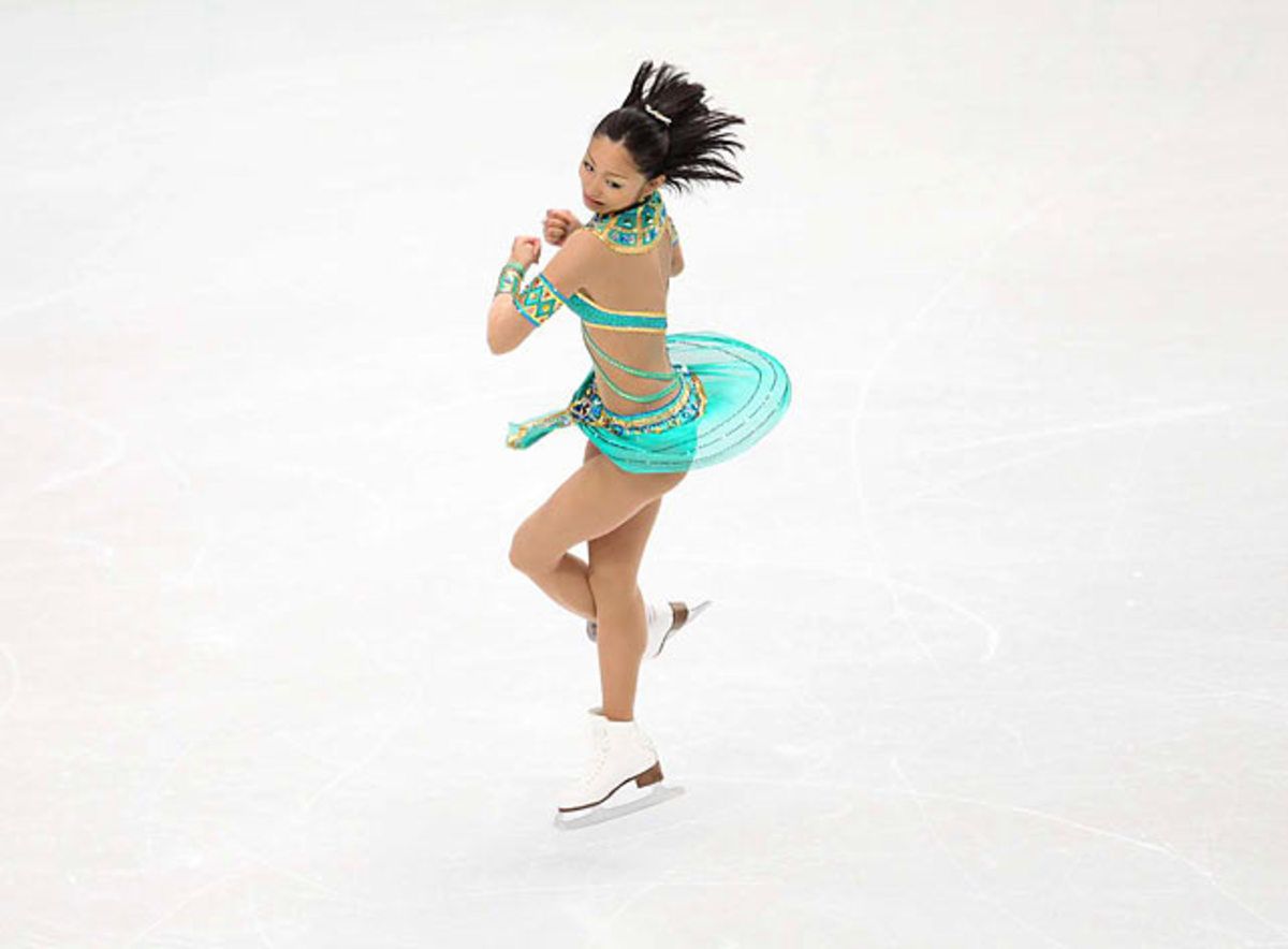 ando-Miki.oppo-12102-mid.jpg