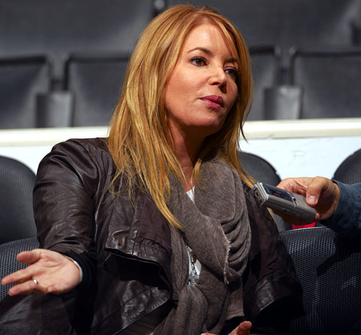 jeanie-buss-opou-55111.jpg
