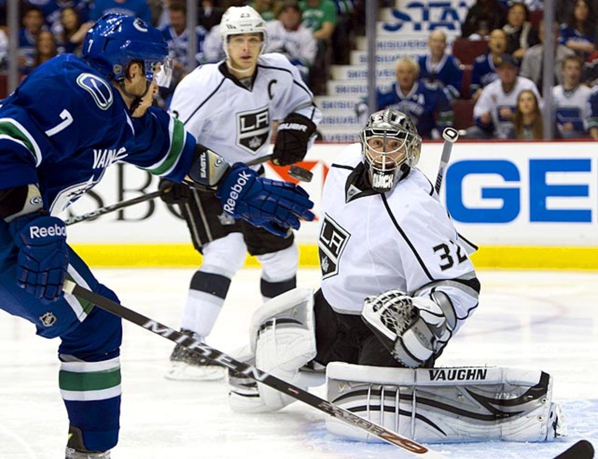 jonathan-quick-dustin-brown.jpg