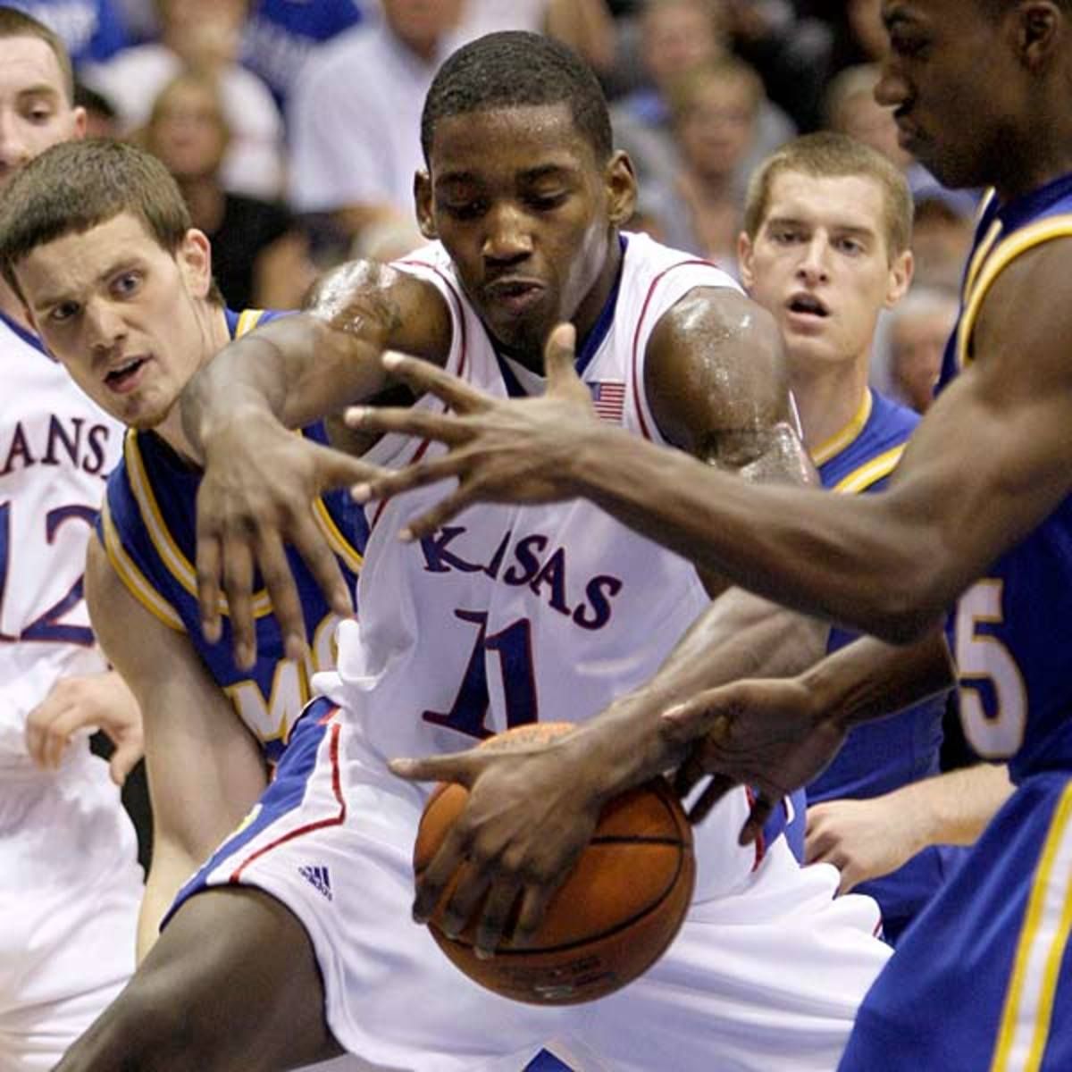 Kansas 71, UMKC 56