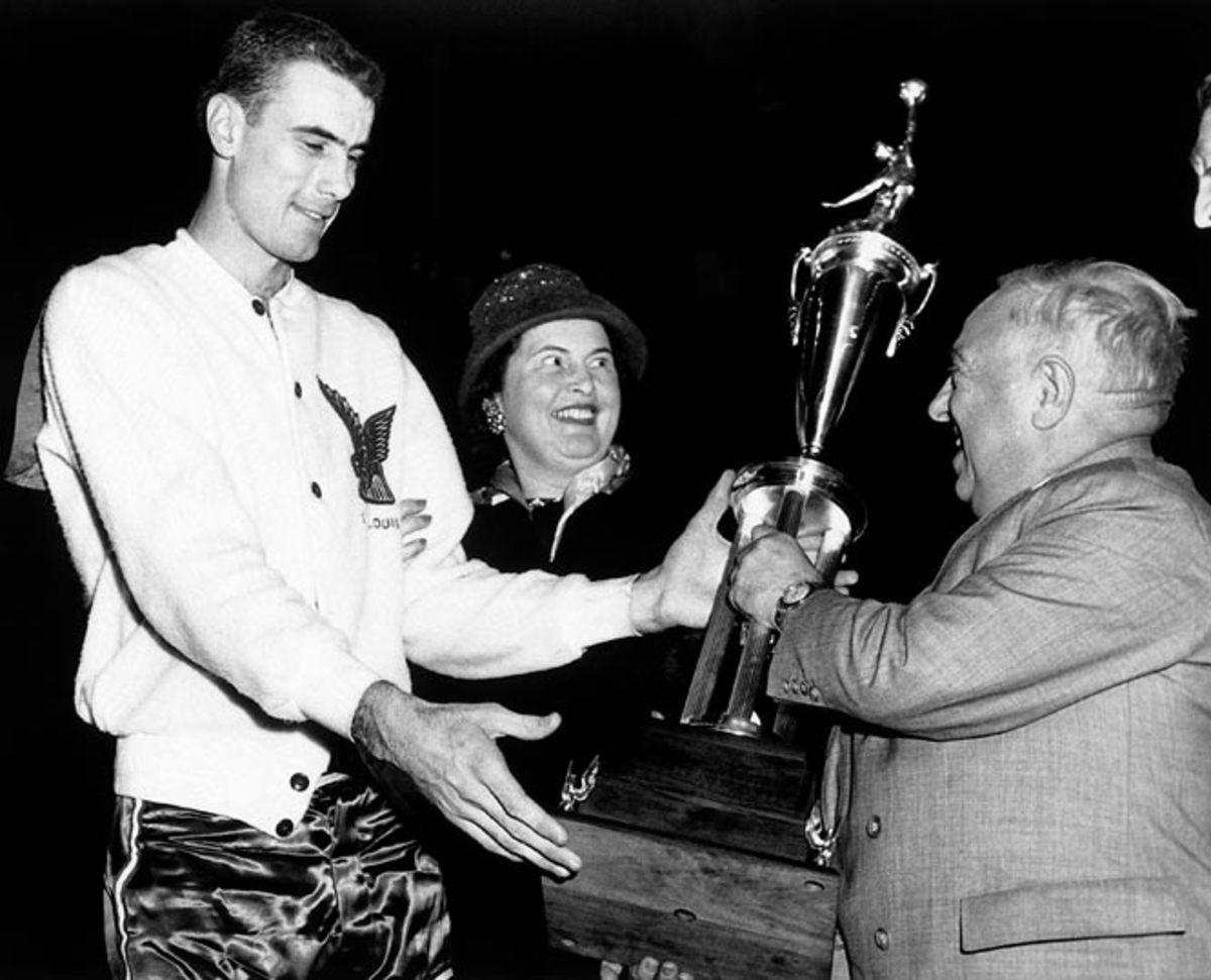 Bob Pettit (24)