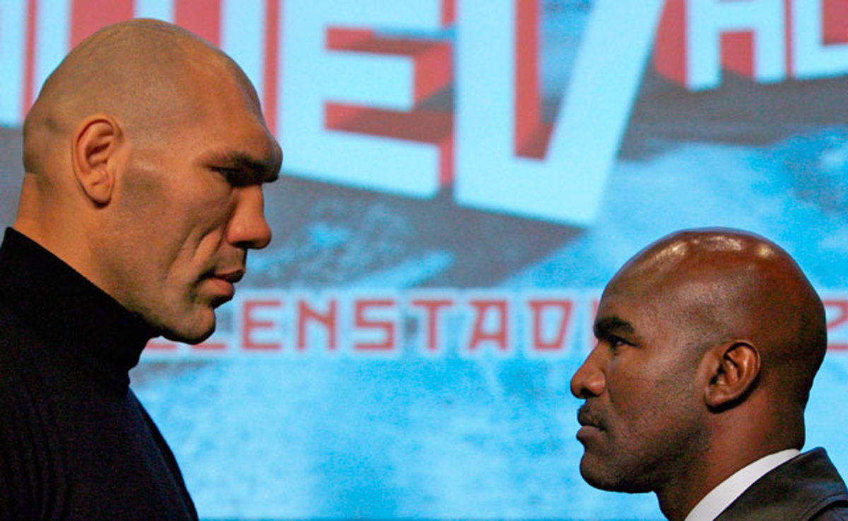 Nikolai Valuev and Evander Holyfield