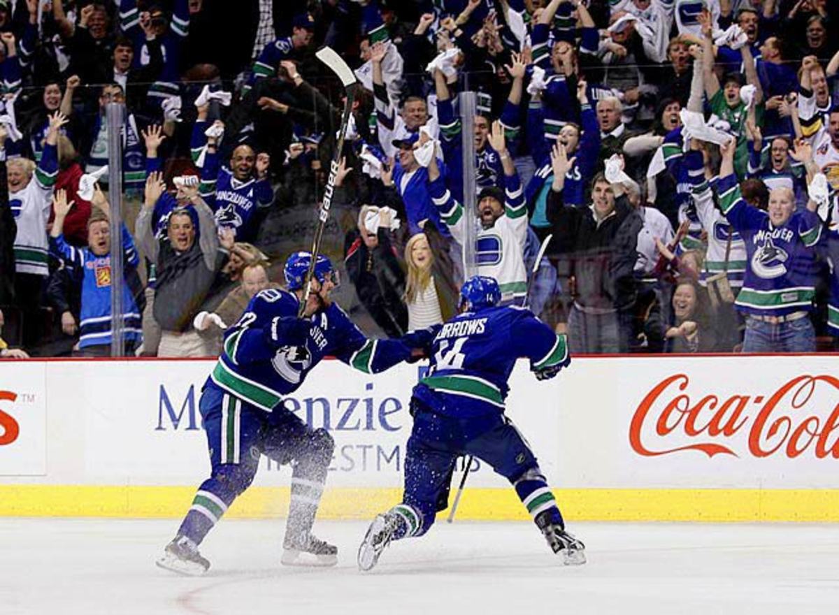 Canucks 2, Blackhawks 1 (OT)