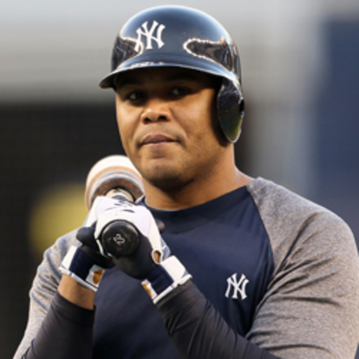 Andruw Jones won 10 Gold Gloves in 17 MLB seasons. (Alex Trautwig/Getty Images)