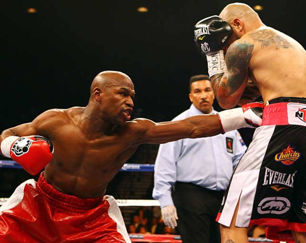 Mayweather defeats Cotto